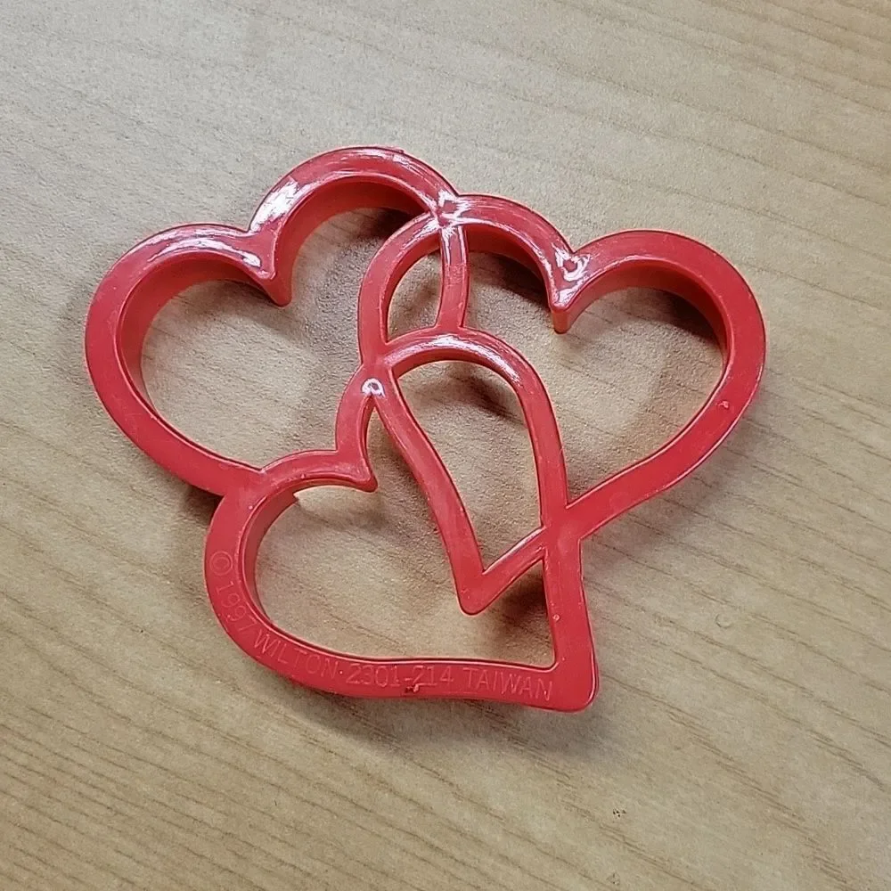7 Wilton‎ & pamperd  chef Valentines Day cookie cutters